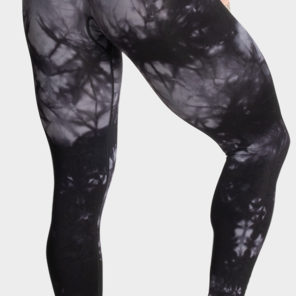 Black and Gray Tie-Dye Make Your Butt Look Amazing Leggings! - Picture 2 of 10